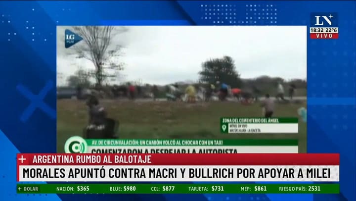 Volcó Un Camión Con Papas Y Los Vecinos Se La Llevaron