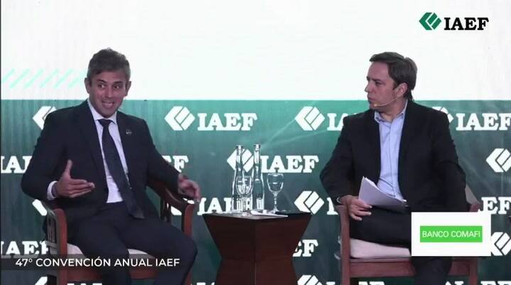 Menem en el evento de la IAEF