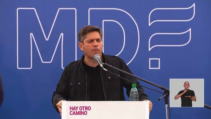 Kicillof durante el acto en Avellaneda