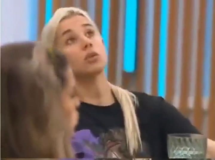 Pelea Alfa y Lucila