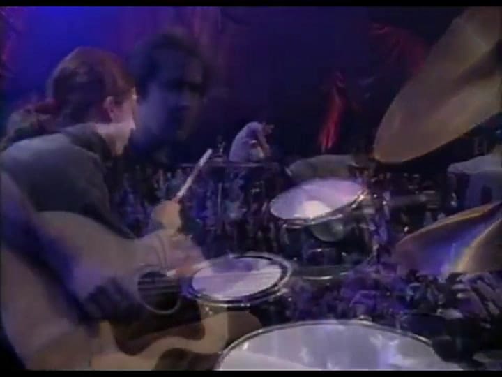 Nirvana - All Apologies (MTV Unplugged) - Fuente: Youtube