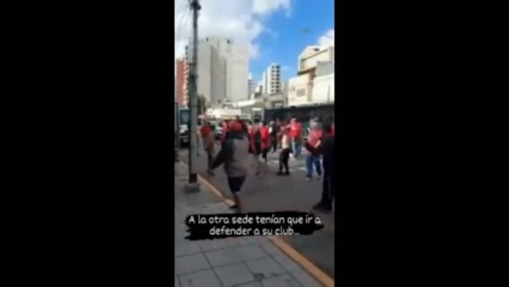 Tensión en Avellaneda: hinchas de Independiente atacaron la sede de Racing