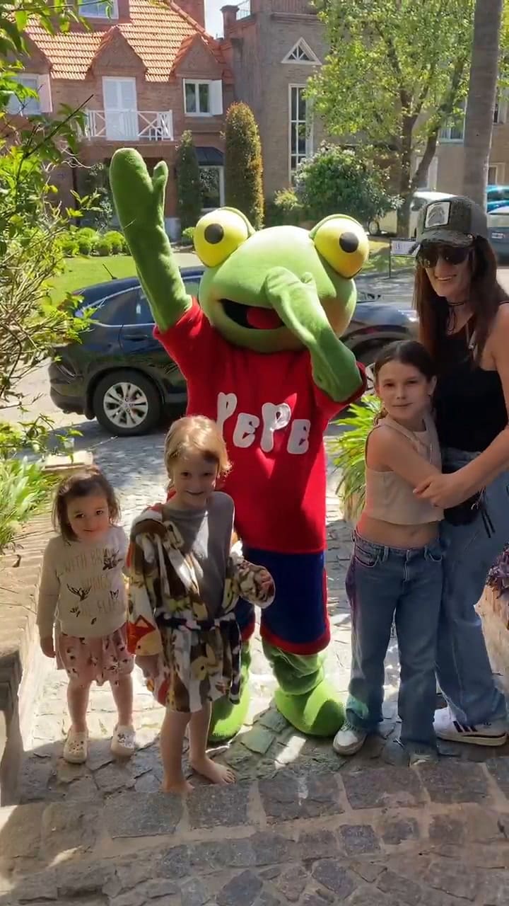 Mery del Cerro se disfrazó del Sapo Pepe y sorprendió a Paula Chaves