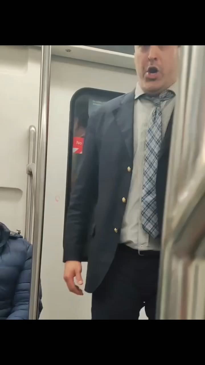 Presentación en el subte de Buenos Aires de Pablo Lallana