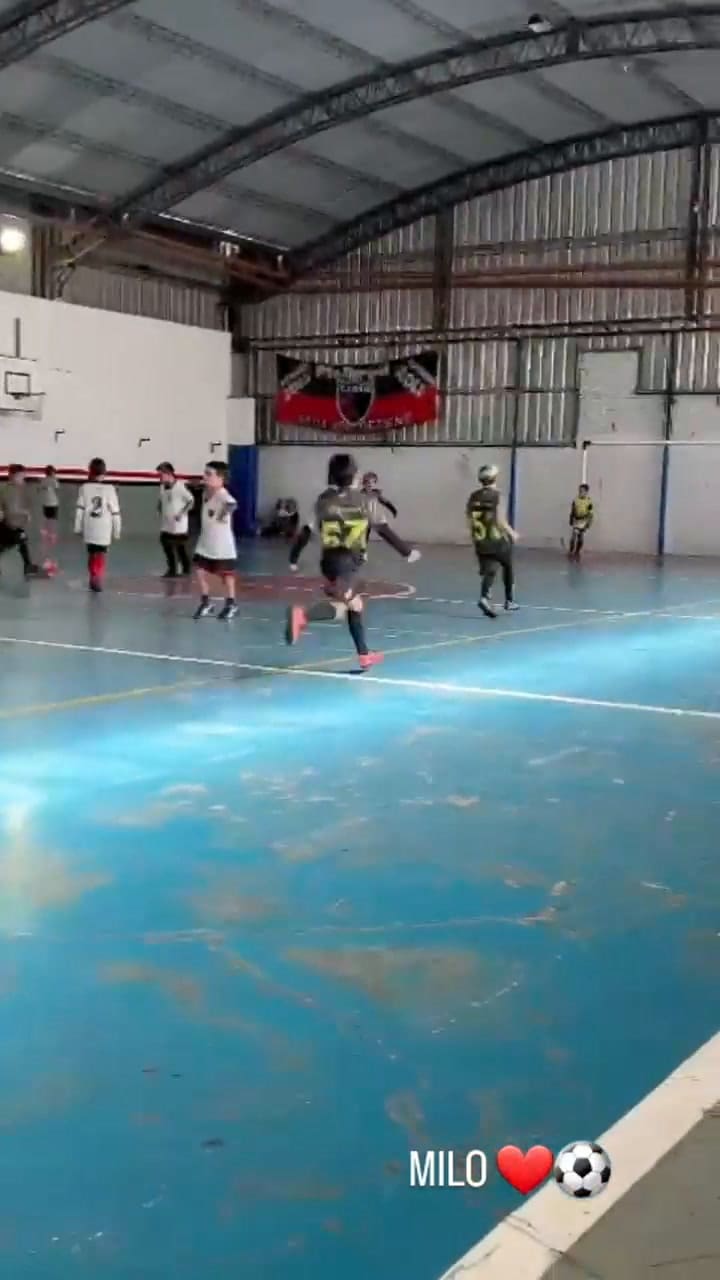 Oscar Ruggeri mostró orgulloso un partido de su nieto Milo