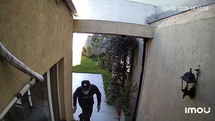 Se encontraba junto a su hijo cuando fueron agredidos por los delincuentes