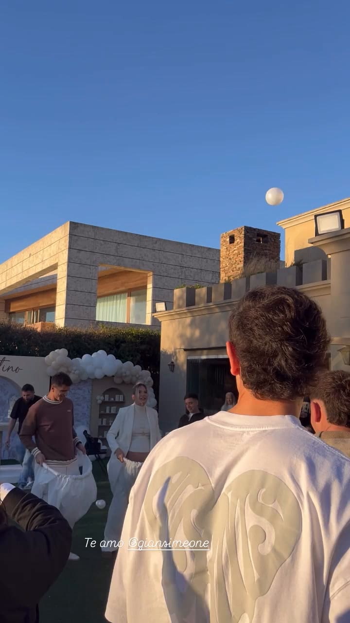 Eva Bargiela y Gianluca Simeone sorprendieron a los invitados con varios juegos