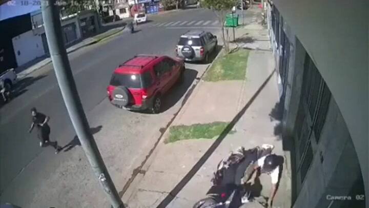 Un policía mató a un motochorro en un intento de robo en Rosario