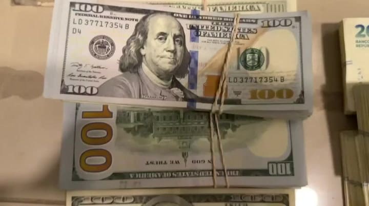 El dinero y documentación secuestrada en los allanamientos