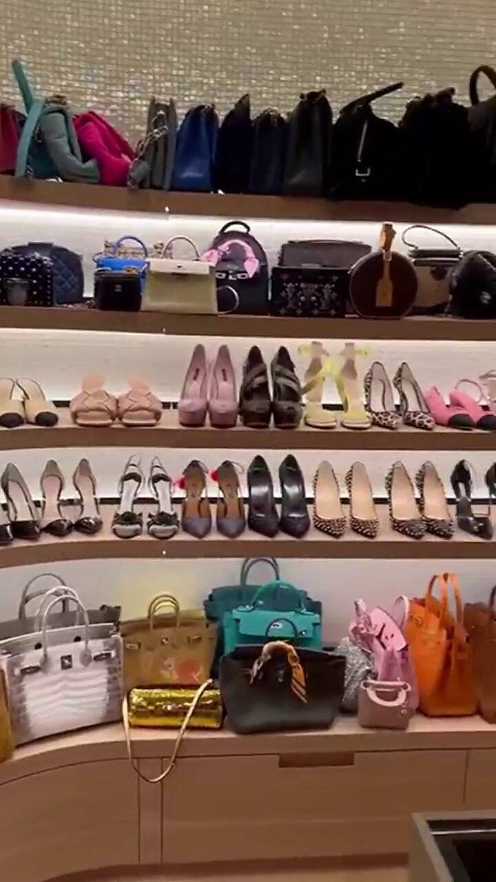 Wanda Nara ordenó su imponente vestidor y habló del TOC que tiene con la ropa