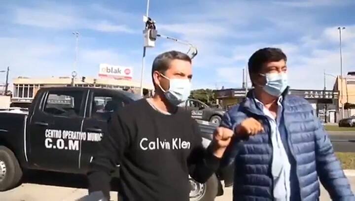 El intendente fue insultado por un vecino que lo acusó de ladrón