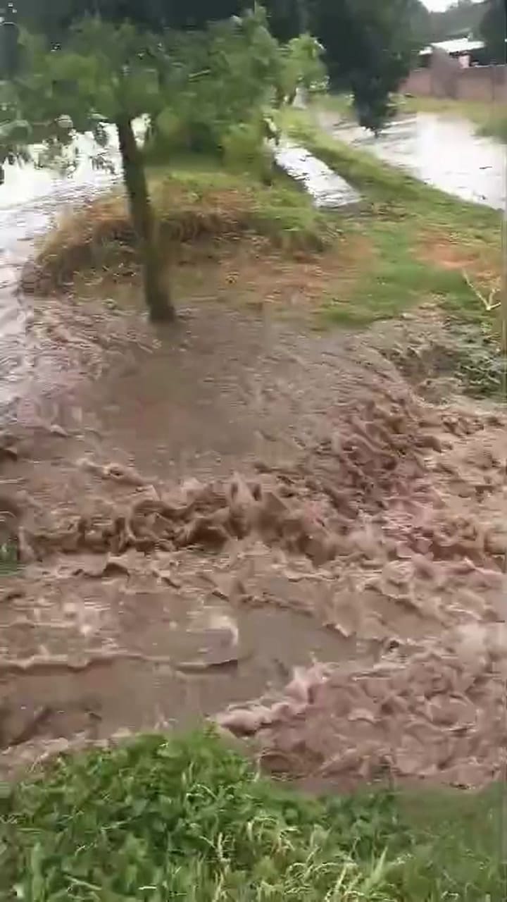 Desbordes en el barrio 20 de Junio de Metán tras un feroz temporal
