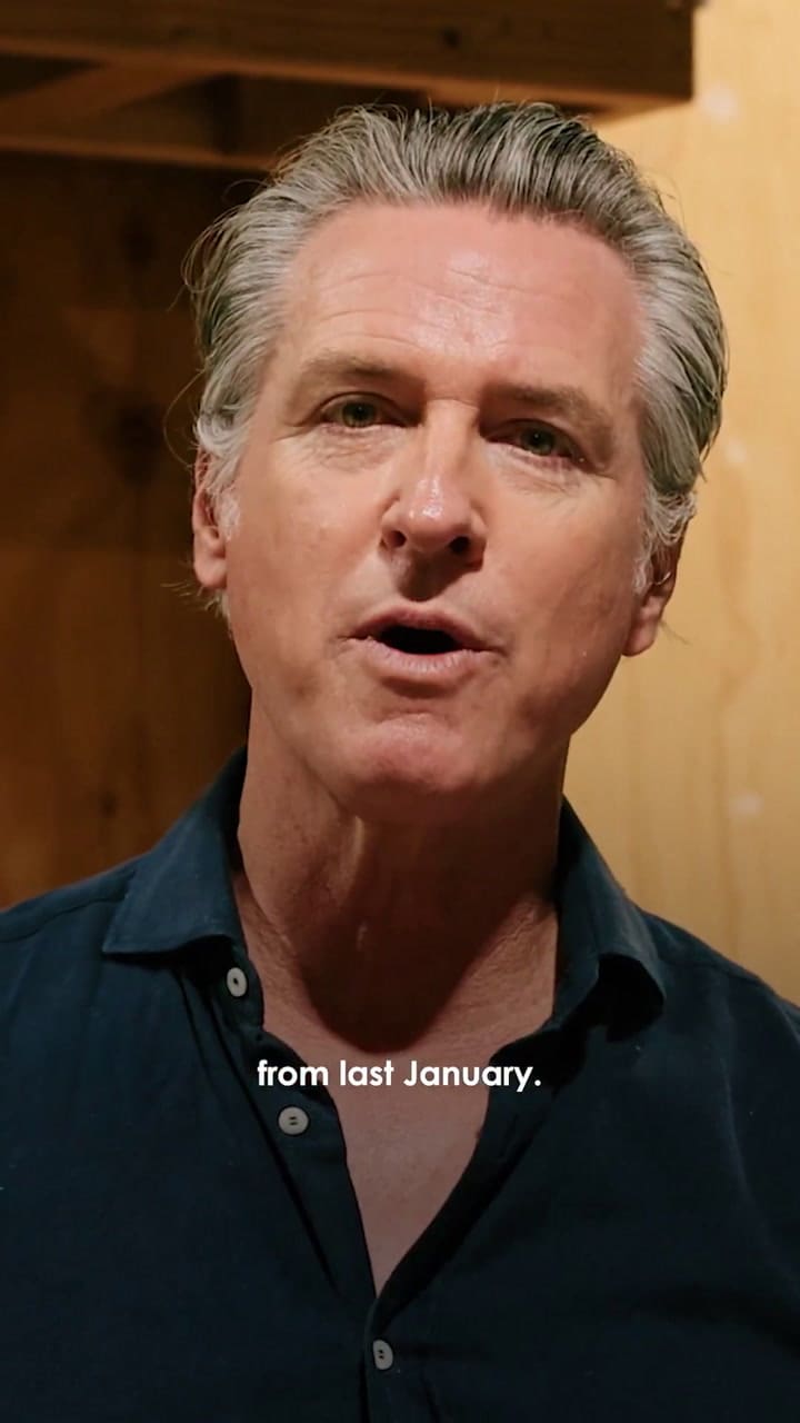 Gavin Newsom y un mensaje sobre la recuperación de hogares tras los incendios
