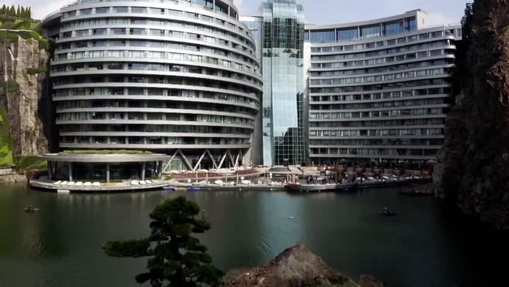 Hotel de lujo dentro de una cantera rompe moldes en China
