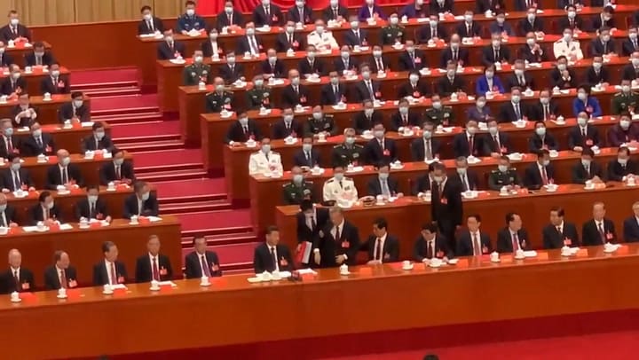 Se llevaron a Hu Jintao, antecesor de Xi Jinping