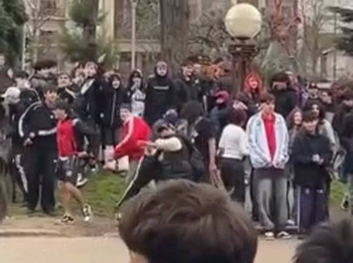 Se reunieron para "farmear aura" y los atacaron a piedrazos en Mar del Plata