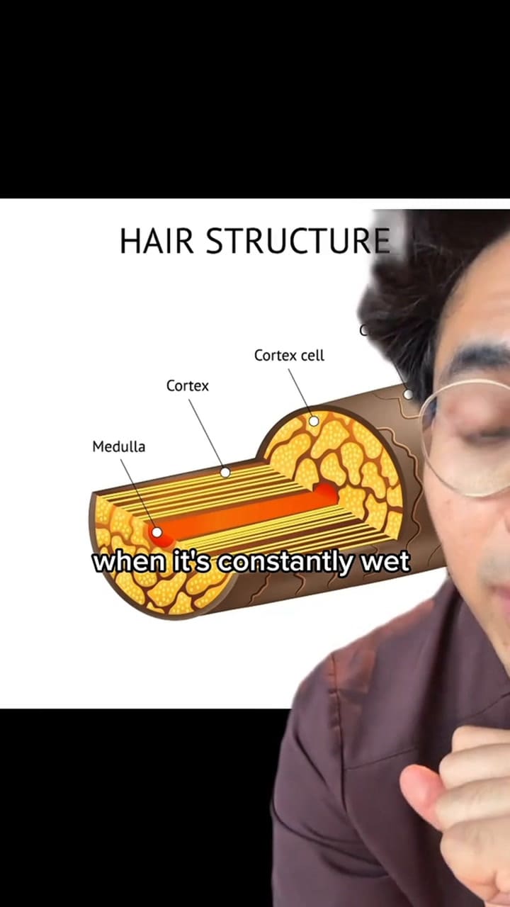 El especialista explicó por qué no hay que dormir con el pelo mojado