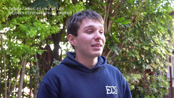 Tiene 17 años, es uno de los mejores estudiantes del mundo y sueña con ser como Galperin