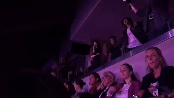 Jin cantó y bailó 'My Universe' en el show de Coldplay (Video: Twitter @seokjinfile)