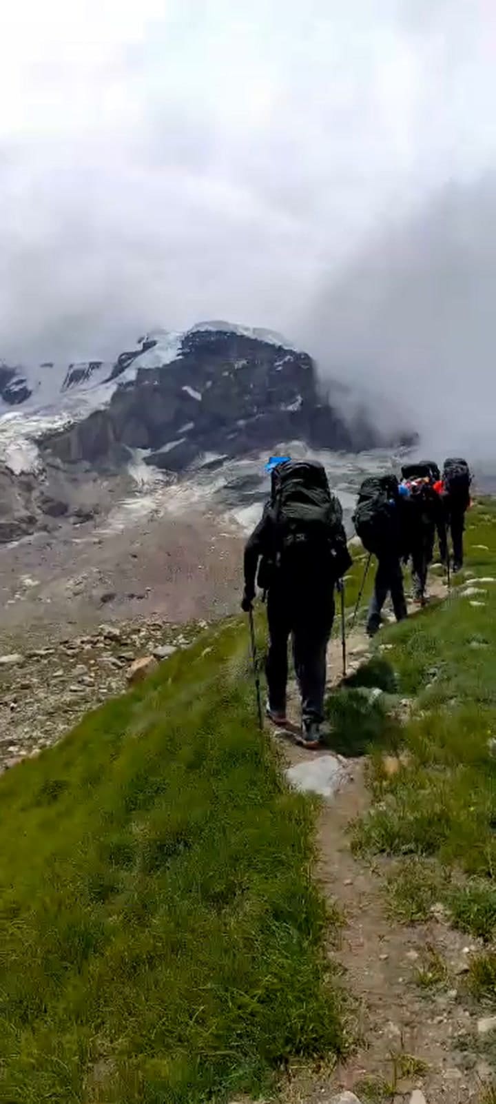 Una cordada del Ejército alcanzó por primera vez la cima del Himalaya