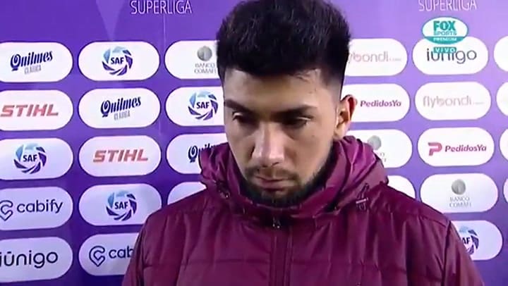 No soportó la vergüenza y se escapó en medio de una entrevista - Fuente: YouTube