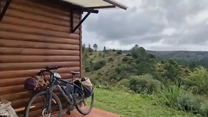 Se jubiló y se mudó a cabaña