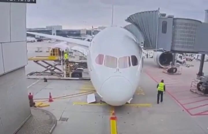 Alemania: un avión se colapsó en plena pista