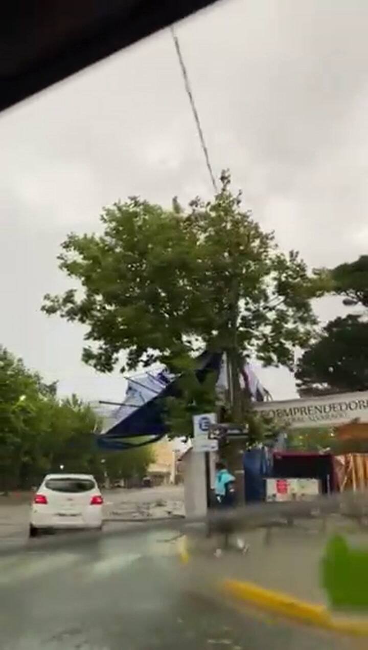 Galpón volado en Miramar