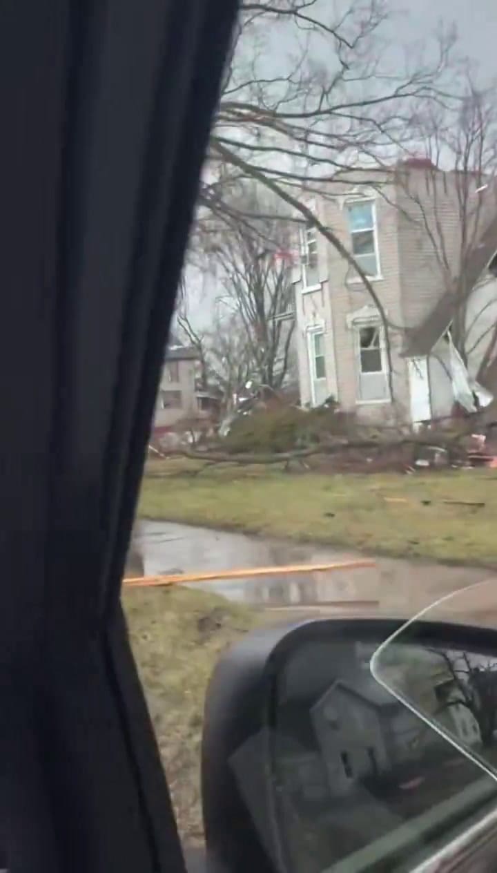 El tornado tocó tierra en el lago Union, cerca de Union City