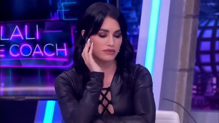 Lali Espósito contestó mensajes en vivo en un programa y cruzó fuerte a uno: “Sos un acosador”