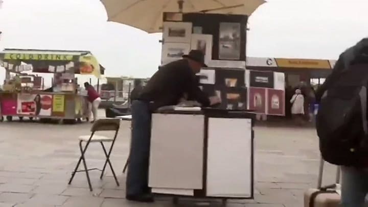 Bansky irrumpió en la Bienal de Venecia y lo echó la policía - Fuente: Instagram