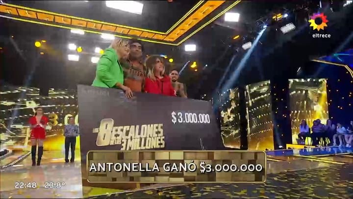 La emocion de Antonella al ganar los tres millones en Los 8 escalones