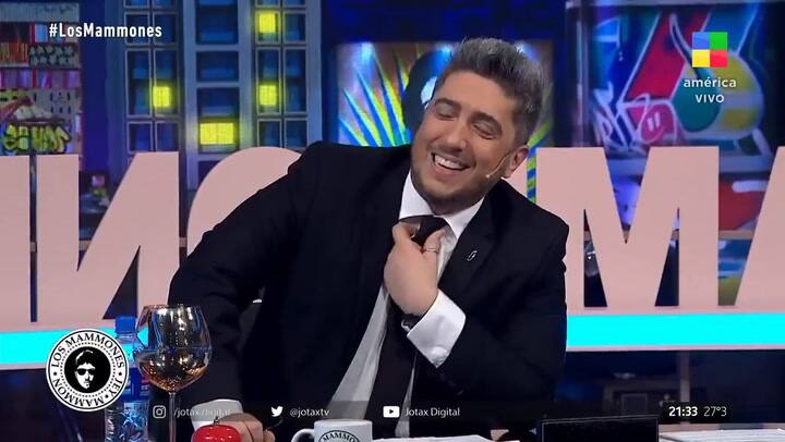 El cómico ritual de Luciano Cáceres en las premiaciones