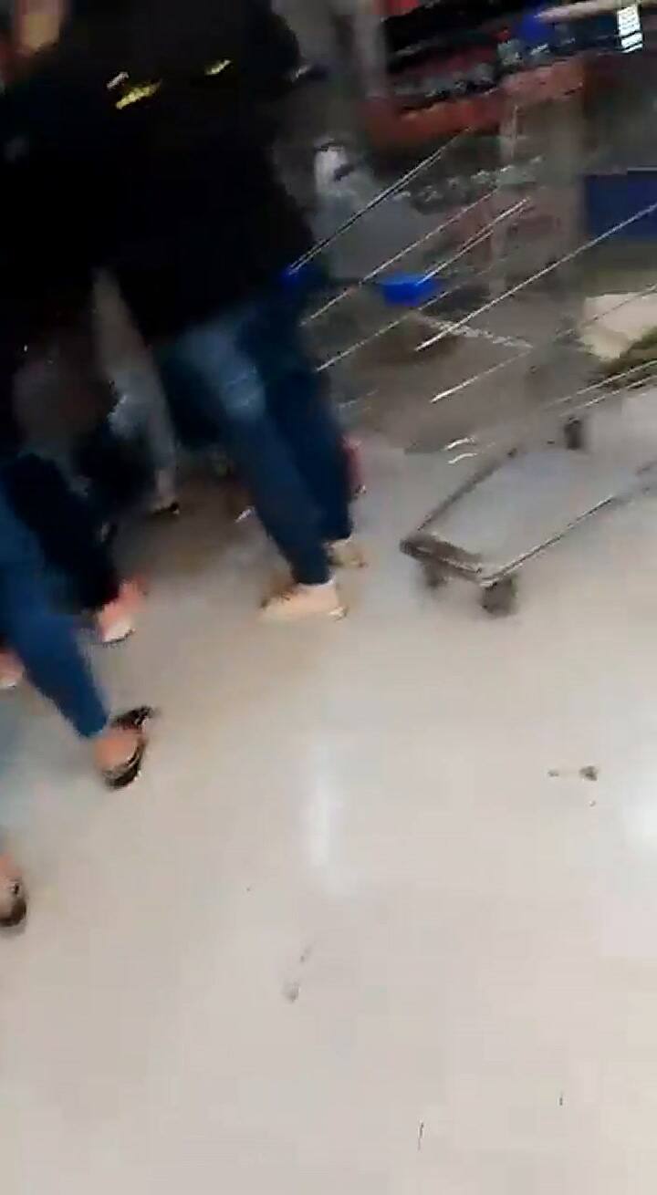Pelea en un supermercado donde vendía a 2x1 huevos de chocolates con sorpresas