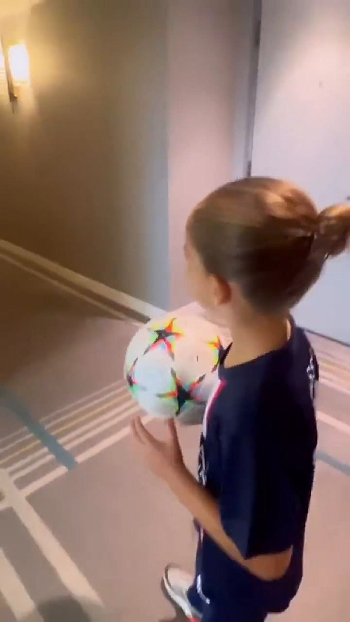 Xess Xava, hijo de Wesley Sneijder, conoció a Lionel Messi