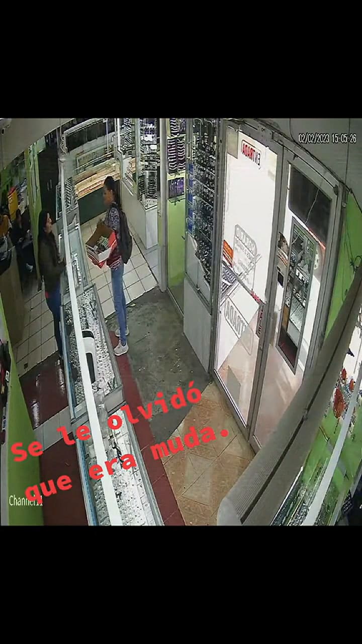 Se hacía pasar por muda para vender, pero se descuidó y devolvió un saludo de buenas tardes