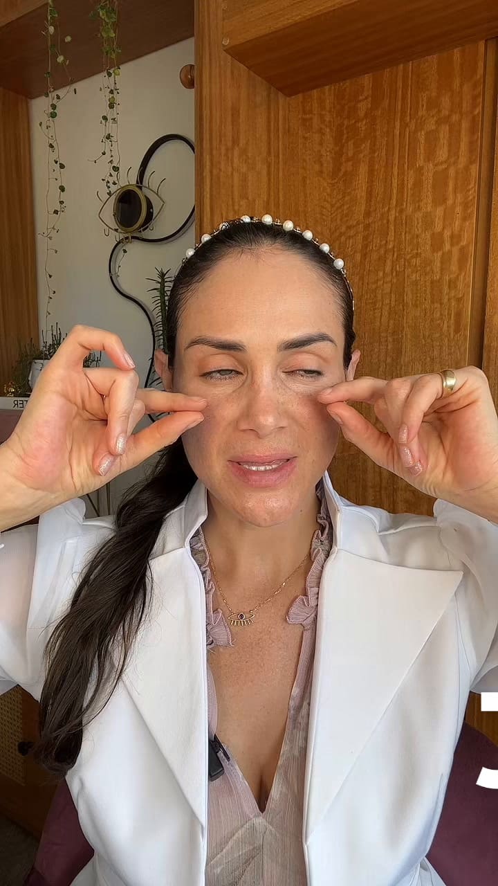 Reduce #Bolsasenlosojos Rutina Facial Y Efectiva Cuidados En Casa #Bolsasenojos #Bolsasojos #Bolsasenlosojos #Uyafaceyoga #Faceyoga #Faceyogaecuador #Yogafacialecuador #Uyatips #Rejuvener #Aprendeentiktok #Ap