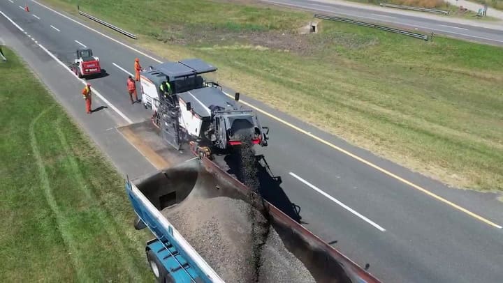 Así comenzaron las tareas de repavimentación de la ruta 2