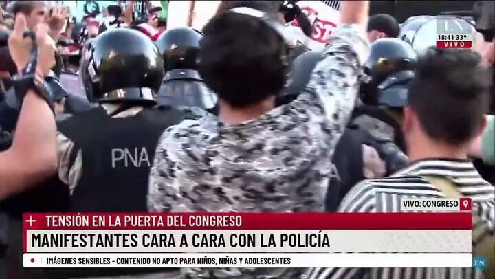Ley ómnibus: Eduardo Belliboni cayó herido en la marcha afuera del Congreso