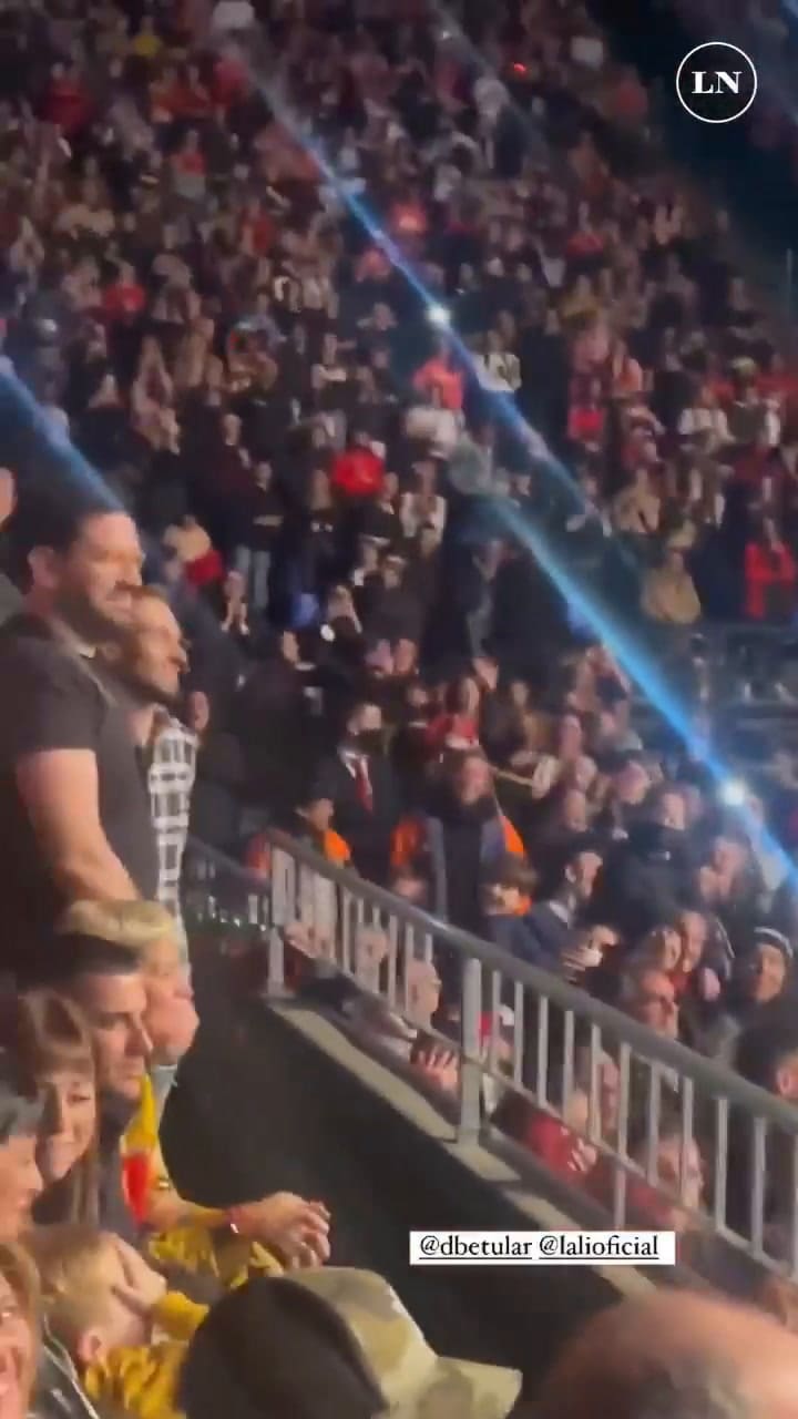 El divertido baile de Betular en el show de Lali Espósito en el Luna Park