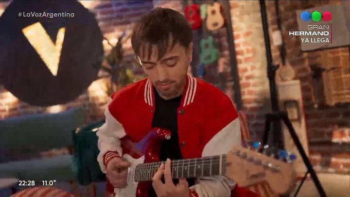 La historia de Benjamin Depascuali, el joven que se lucio con un clasico de Michael Jackson y la rompio con su presencia en el escenario