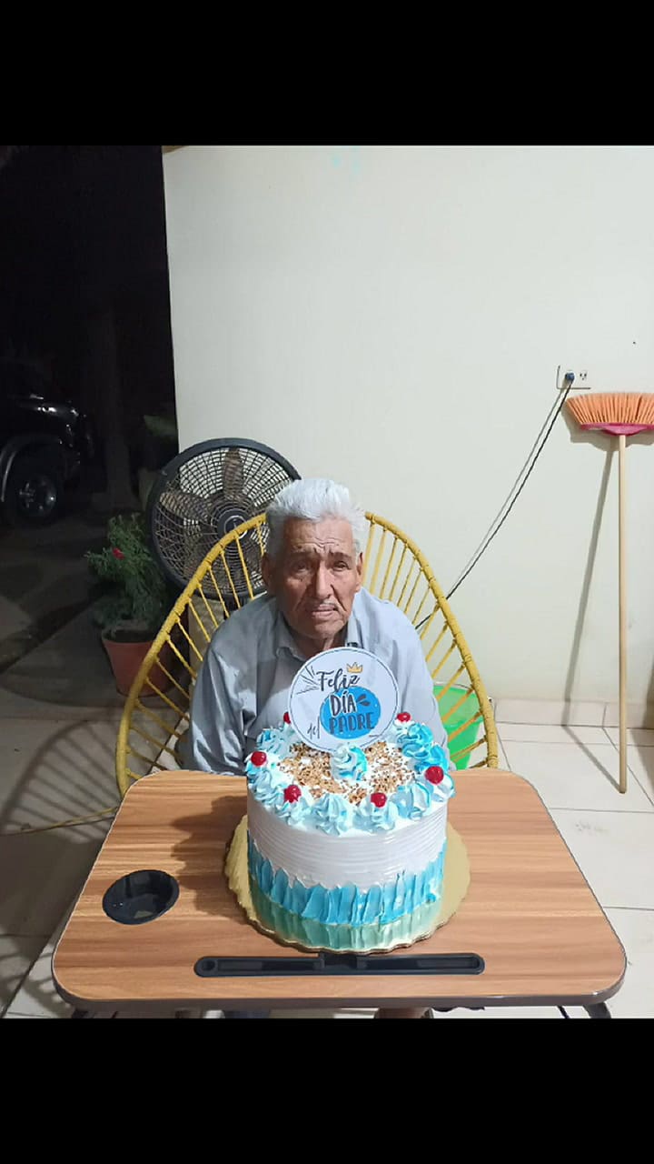 Tiktoker le da el último adiós a su abuelito, quien era viral en redes