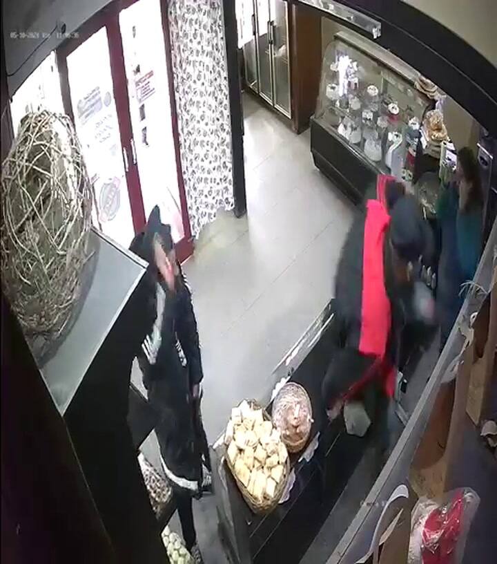 Robo panadería Merlo