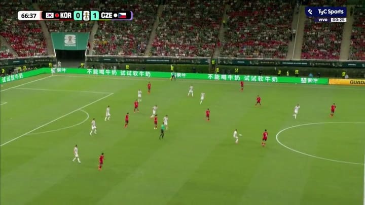 El golazo de Corea del Sur para el empate parcial contra Chequia