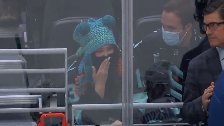 La advertencia de una aficionada durante un partido de hockey le salvó la vida