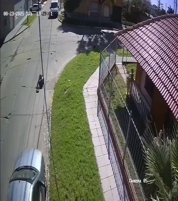Banfield: un ciclista está grave luego de que un automovilista lo atropellara a toda velocidad y huyera sin asistirlo