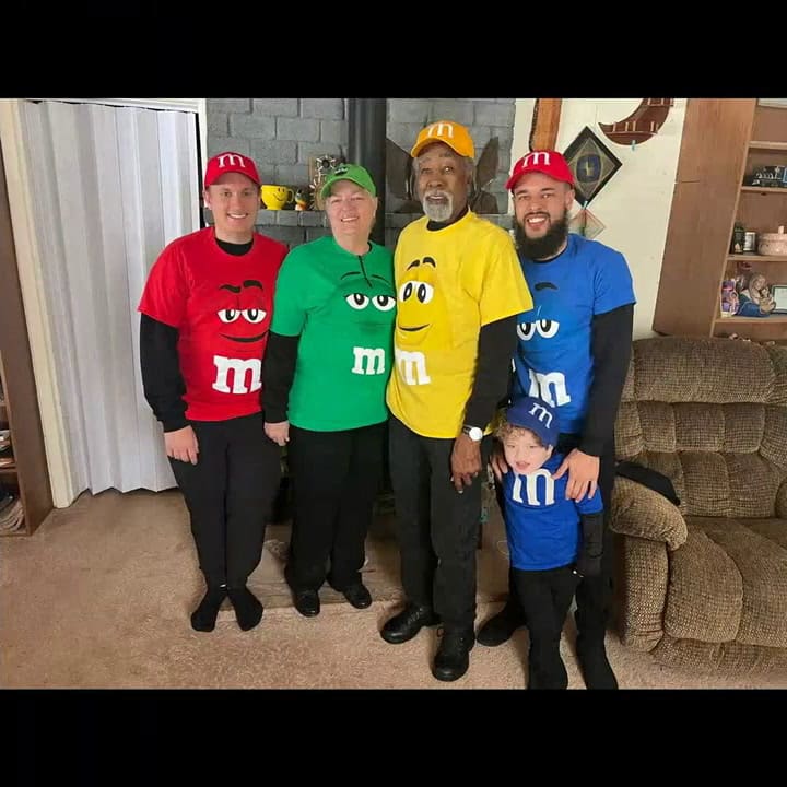 Falleció su abuela y la despidieron con un funeral temático de M&M’S