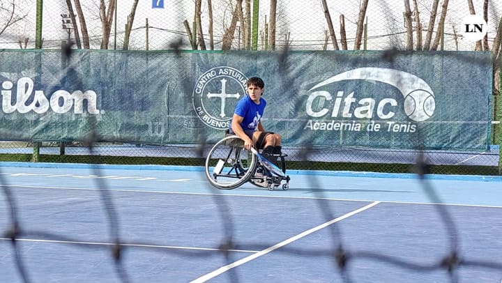 El entrenamiento del tenista Gonzalo Lazarte en tenis adaptado