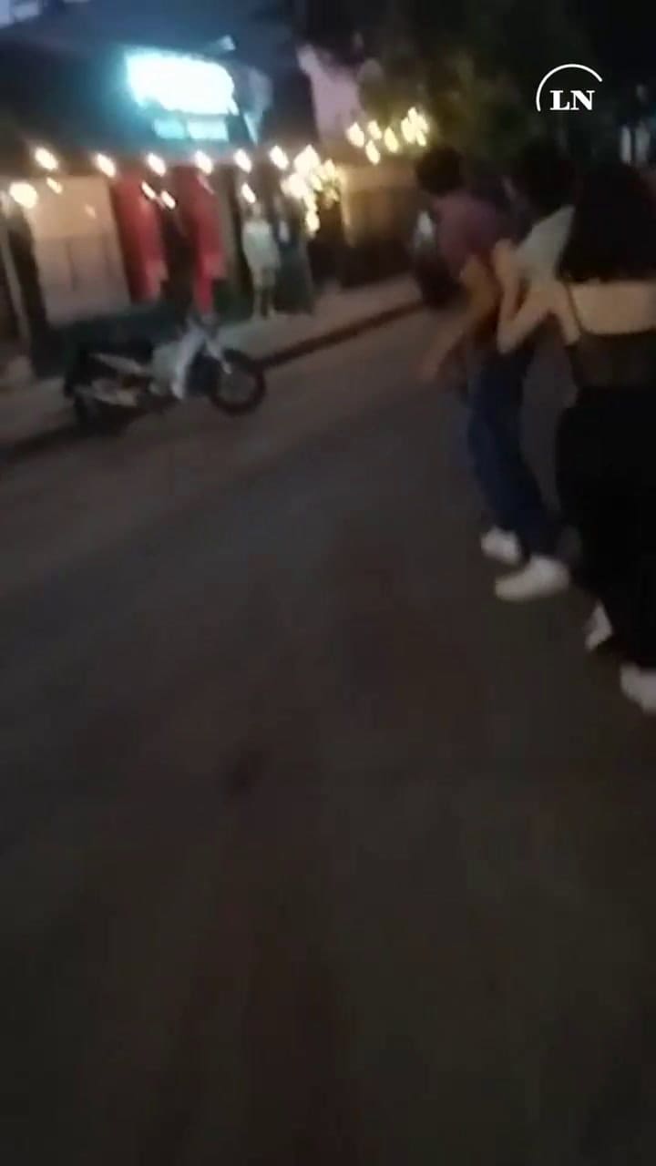 Golpearon a un joven a la salida de un boiliche, lo tiraron al piso y le patearon la cabeza