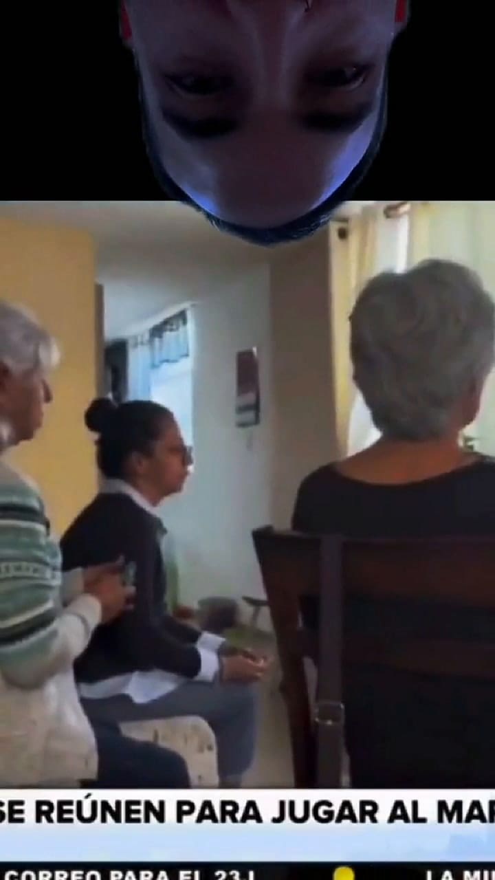Un grupo de abuelas amigas se juntan a jugar videojuegos